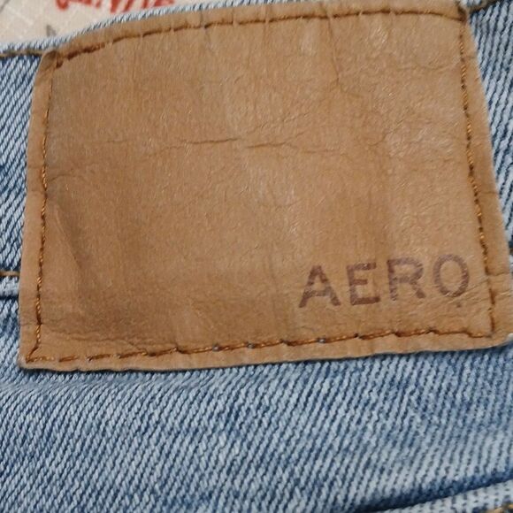 Aeropostale Curvy Mom distressed raw hem Jeans Sz 2 NWOT - Picture 7 of 9
